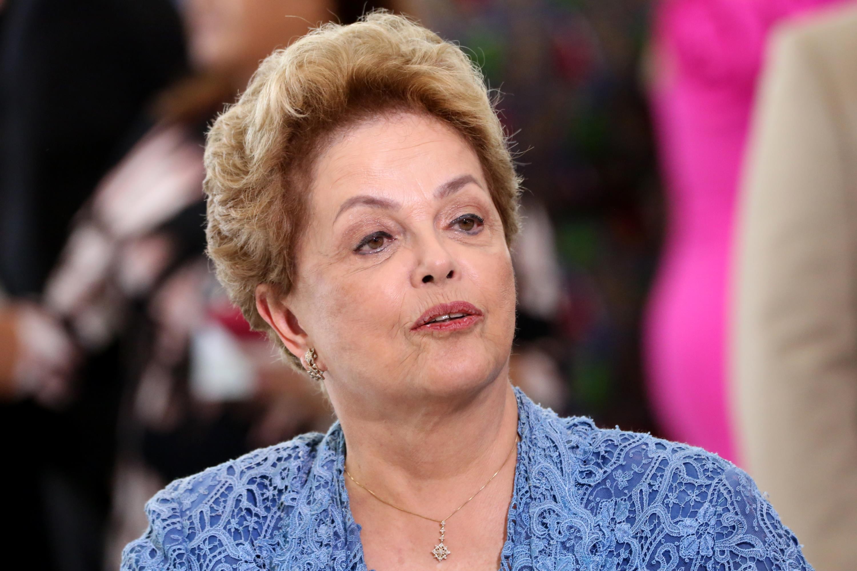 Dilma teve inflamação no 'nervo do equilíbrio', responde bem a tratamento e deve ter alta na China nos próximos dias