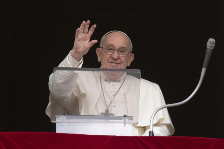 Papa Francisco apresenta sinais de melhora após internação por pneumonia, segundo novo boletim