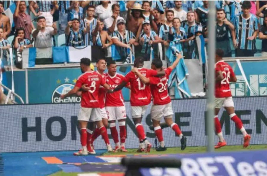 Internacional bate Grêmio e abre boa vantagem na final do Gauchão